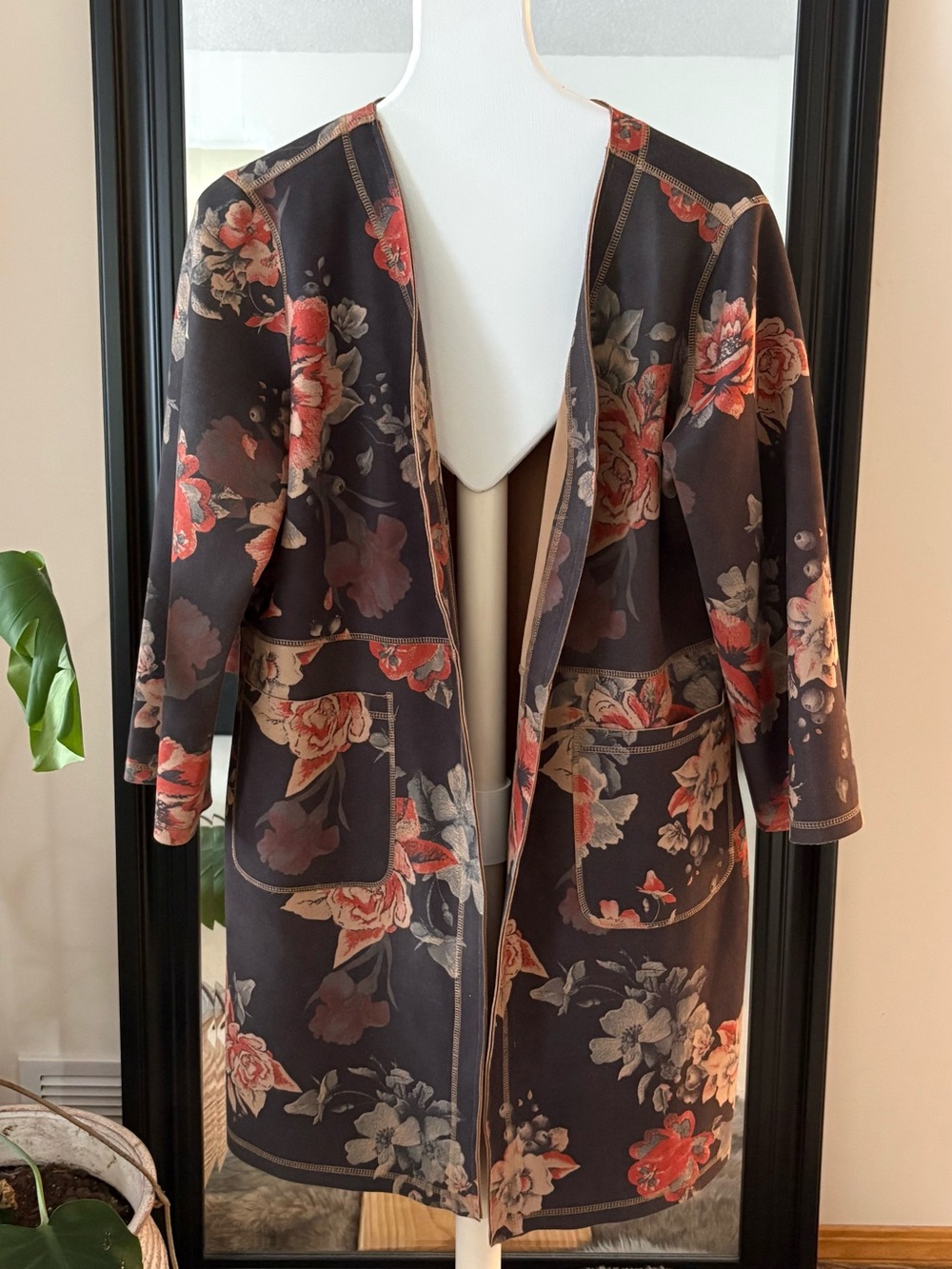 T TAHARI Floral Long Jacket